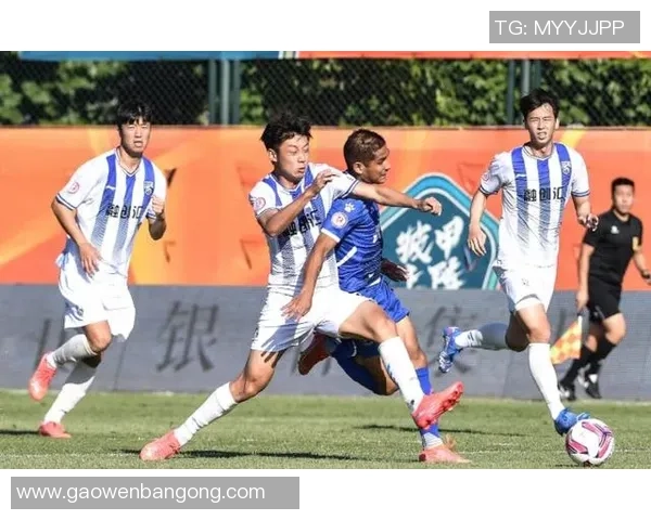 武汉篮球队在精英赛中以85分高居积分榜首位展现强劲实力