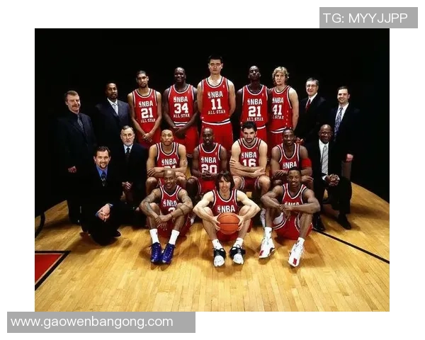 足球明星与NBA球员年薪对比分析及其背后的商业价值探讨 足球明星与NBA球员年薪对比分析及其背后的商业价值探讨