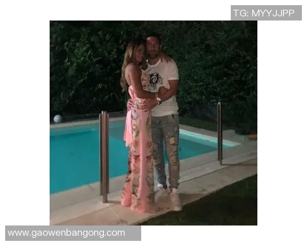 足球明星妻子优雅舞姿尽显魅力瞬间引发热议与赞叹