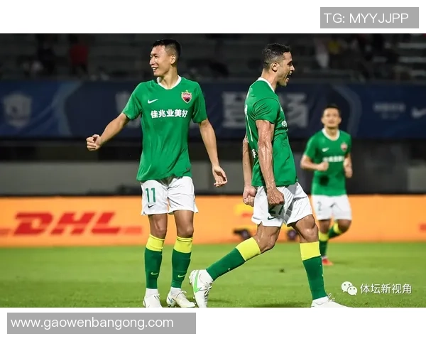 重庆足球队以75分领跑全国锦标赛积分榜展现强劲实力 重庆足球队以75分领跑全国锦标赛积分榜展现强劲实力